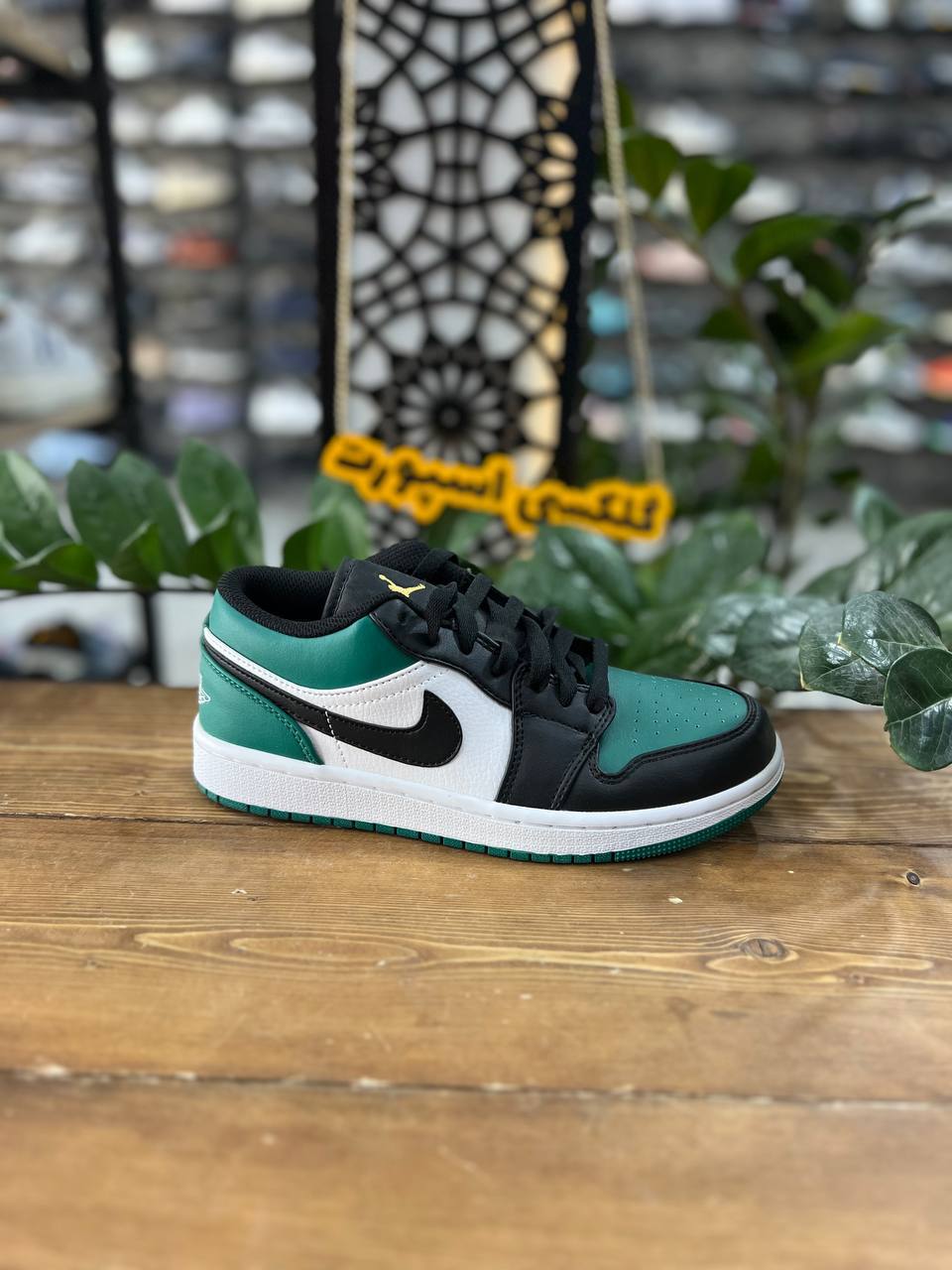 کتونی مردانه نایک مدل ایر جردن 1 رنگ سفید سبز